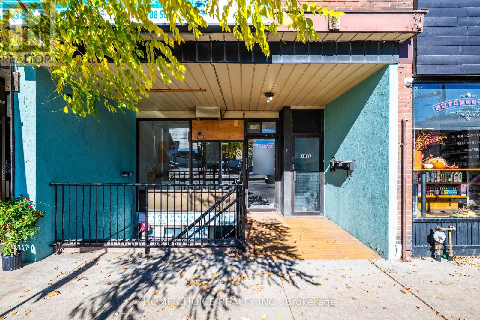 788 ST.CLAIR AVENUE W, Toronto, Ontario