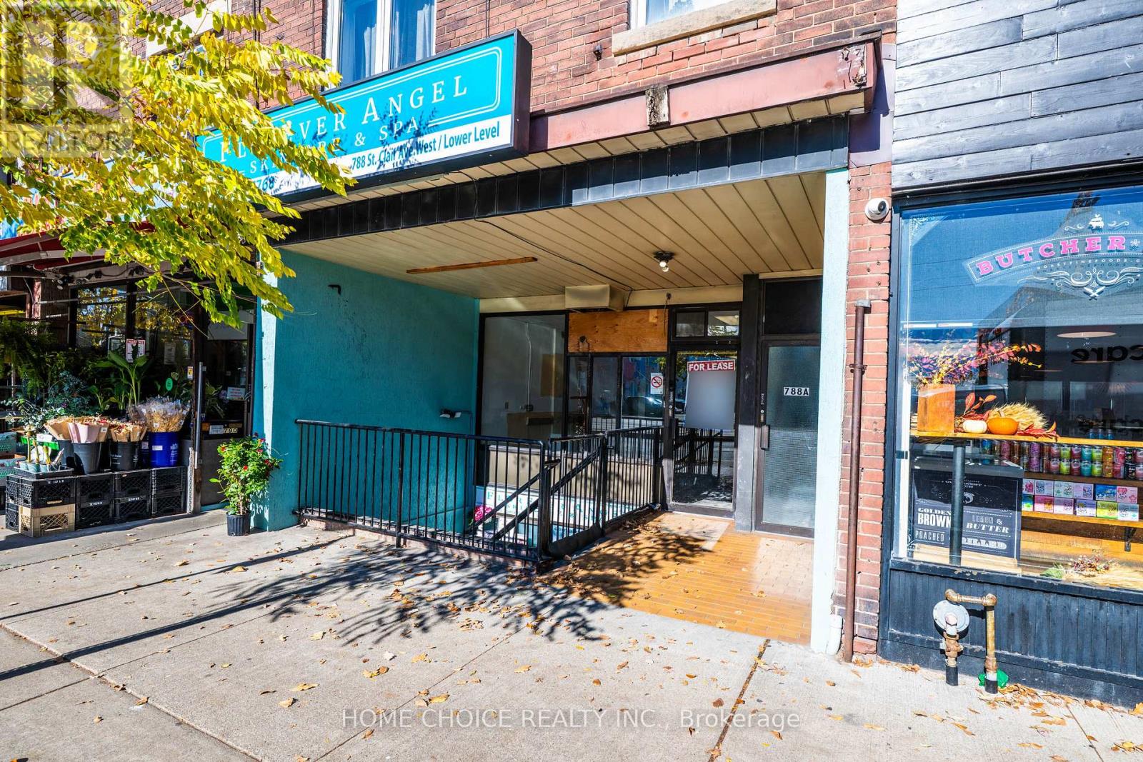 788 St.clair Avenue W, Toronto, Ontario  M6C 1B6 - Photo 3 - C12517218