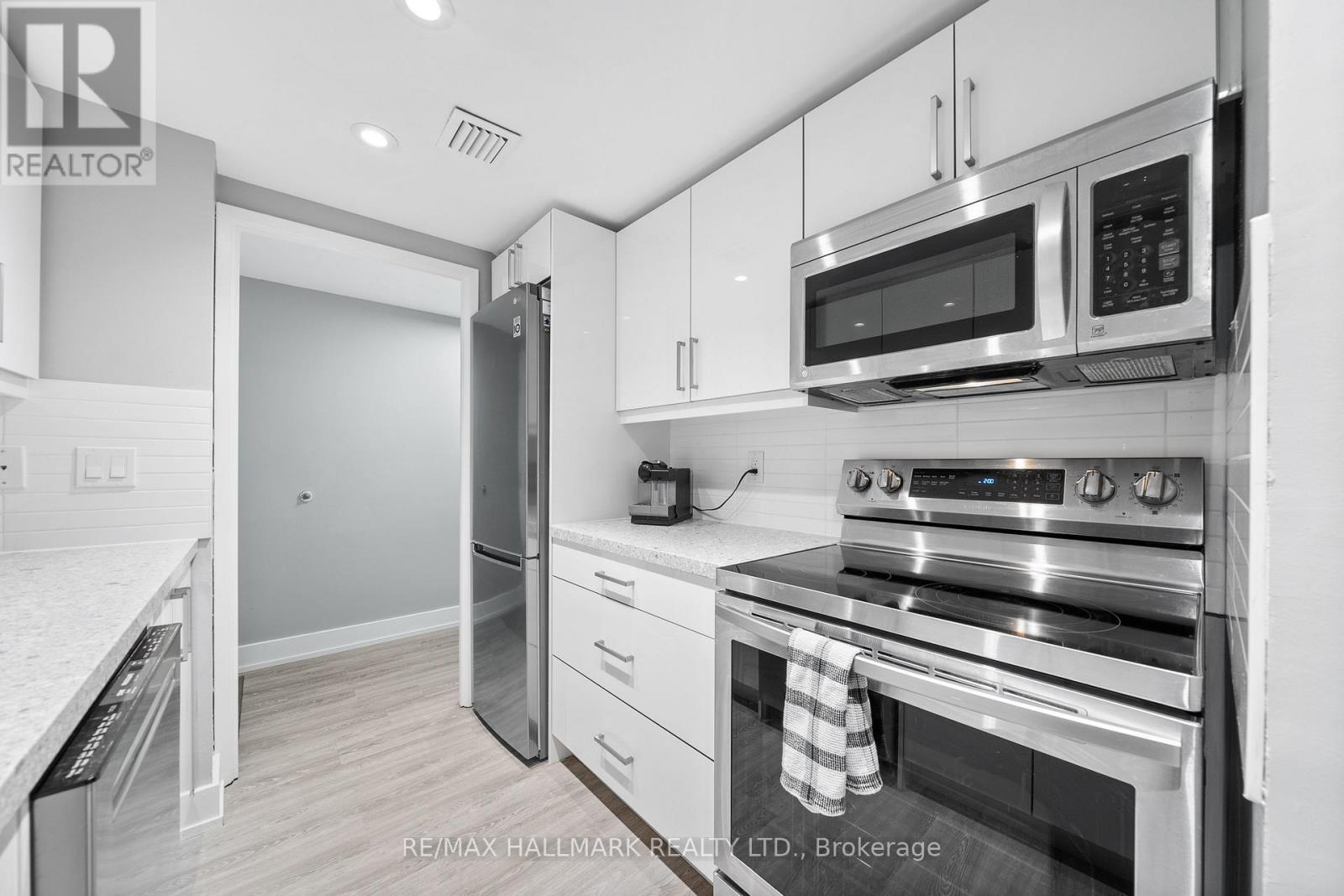 419 - 711 Bay Street, Toronto, Ontario  M5G 2J8 - Photo 11 - C12517260