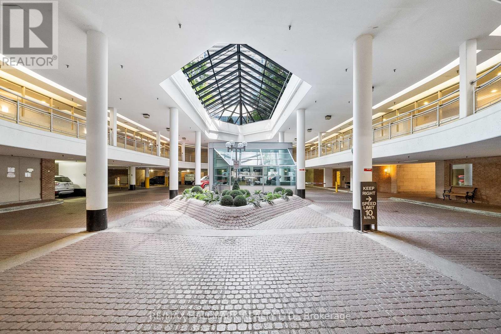 419 - 711 Bay Street, Toronto, Ontario  M5G 2J8 - Photo 32 - C12517260