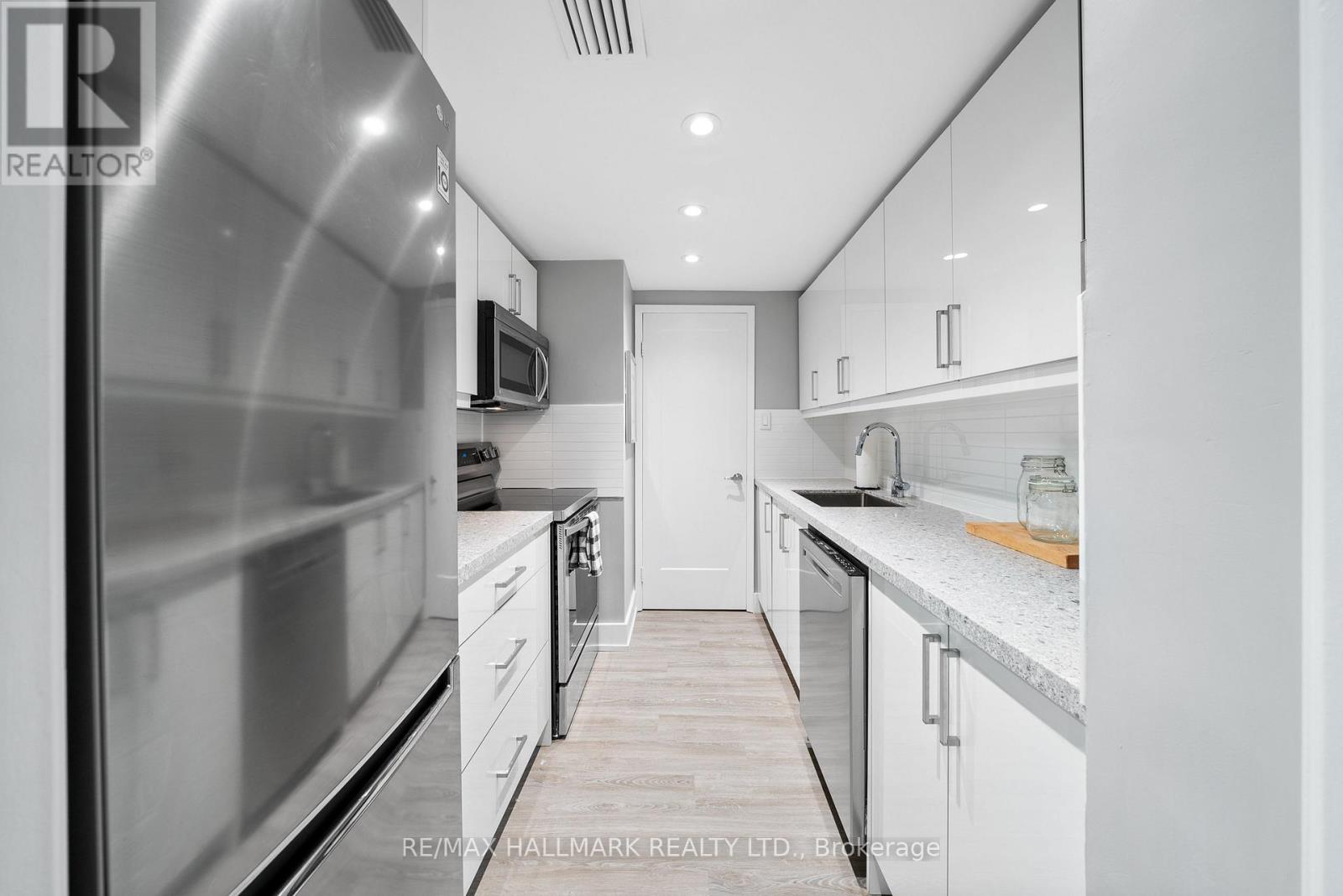 419 - 711 Bay Street, Toronto, Ontario  M5G 2J8 - Photo 9 - C12517260