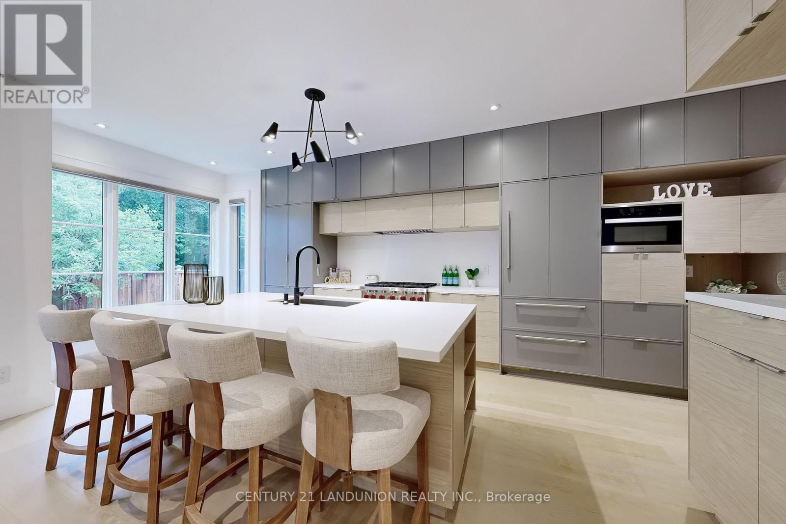 46 Elmsthorpe Avenue, Toronto, Ontario  M5P 2L7 - Photo 10 - C12517352