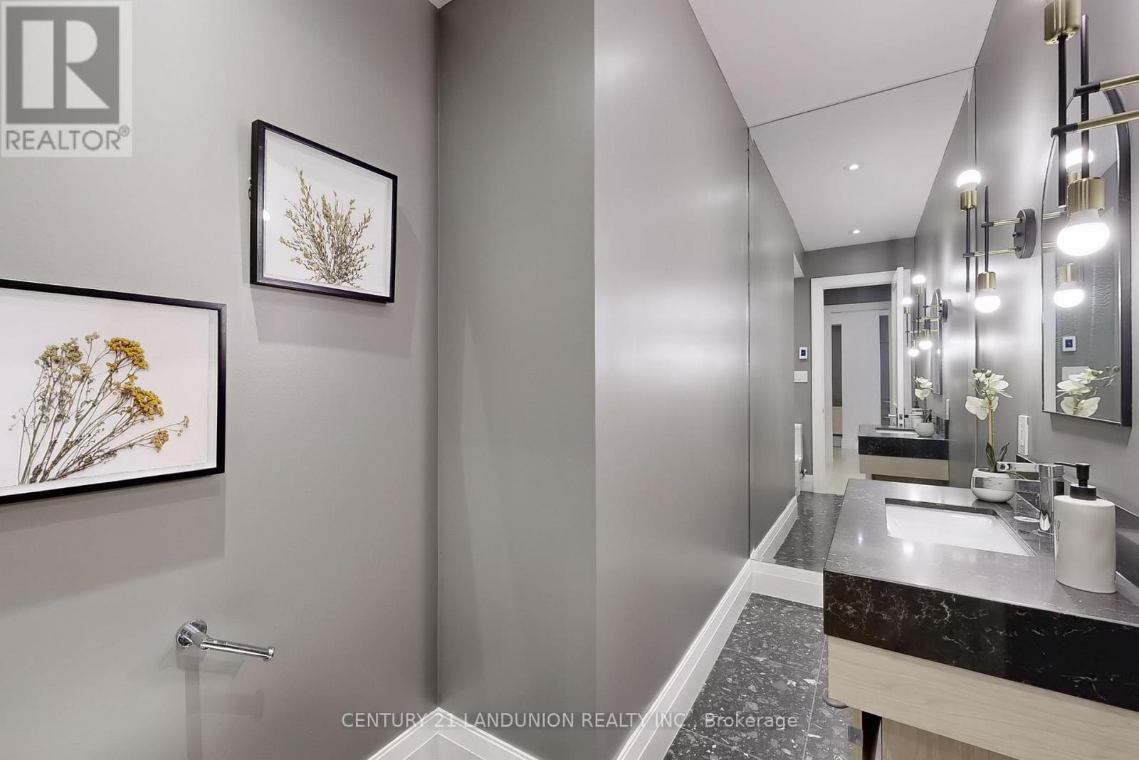 46 Elmsthorpe Avenue, Toronto, Ontario  M5P 2L7 - Photo 12 - C12517352