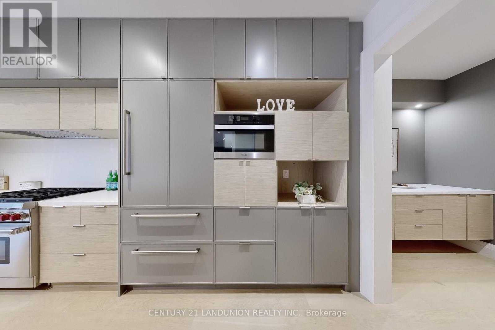 46 Elmsthorpe Avenue, Toronto, Ontario  M5P 2L7 - Photo 18 - C12517352