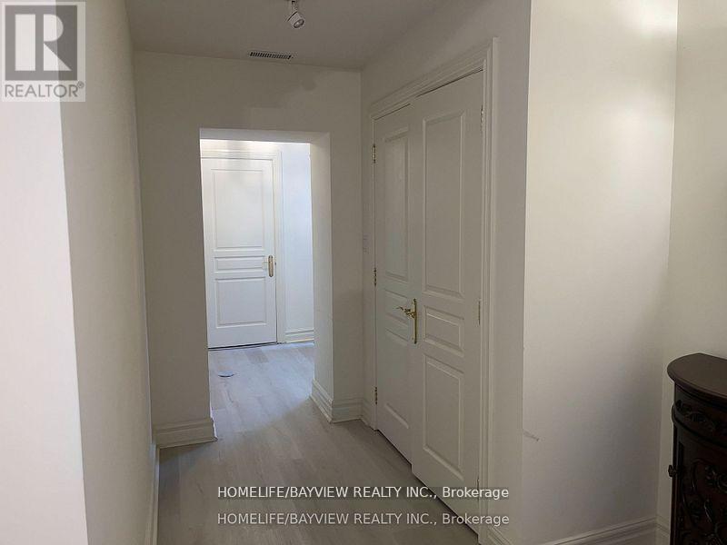 Ground - 42 Cotswold Crescent, Toronto, Ontario  M2P 1N2 - Photo 3 - C12517410