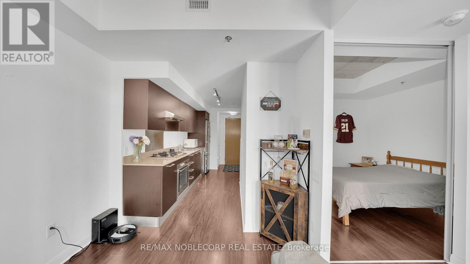 810 - 375 King Street W, Toronto, Ontario  M5V 1K1 - Photo 11 - C12517496