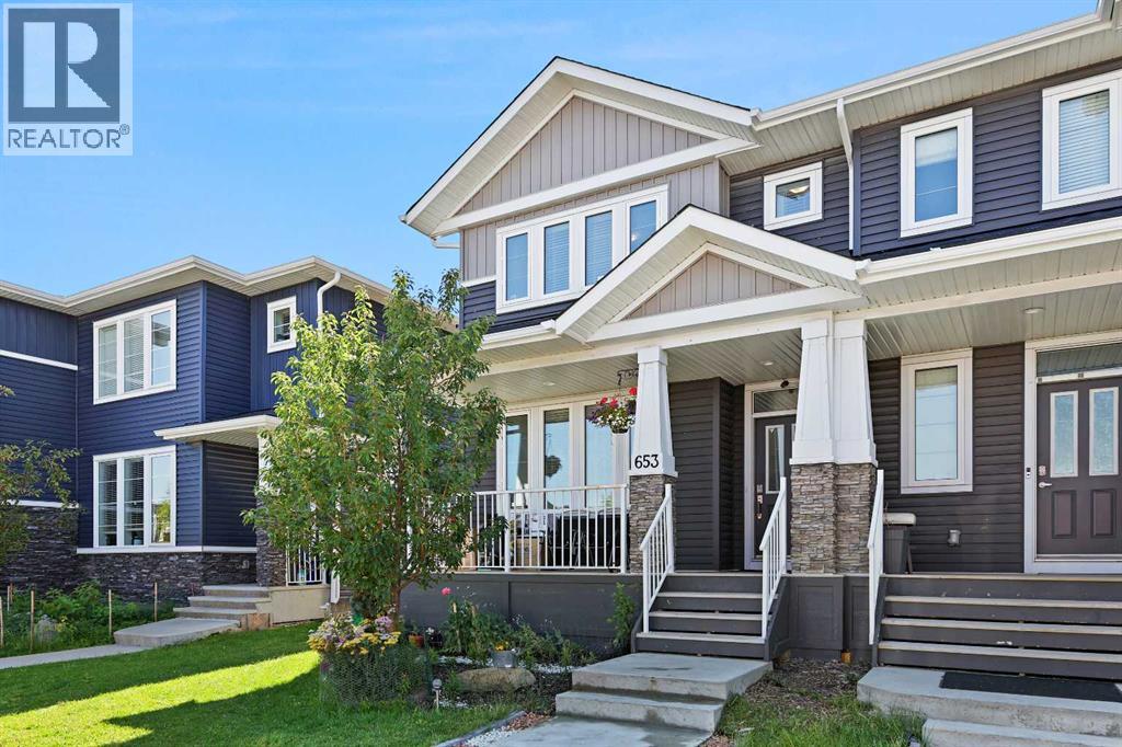 653 Redstone Drive Ne, Calgary, Alberta  T3N 1L1 - Photo 3 - A2268755