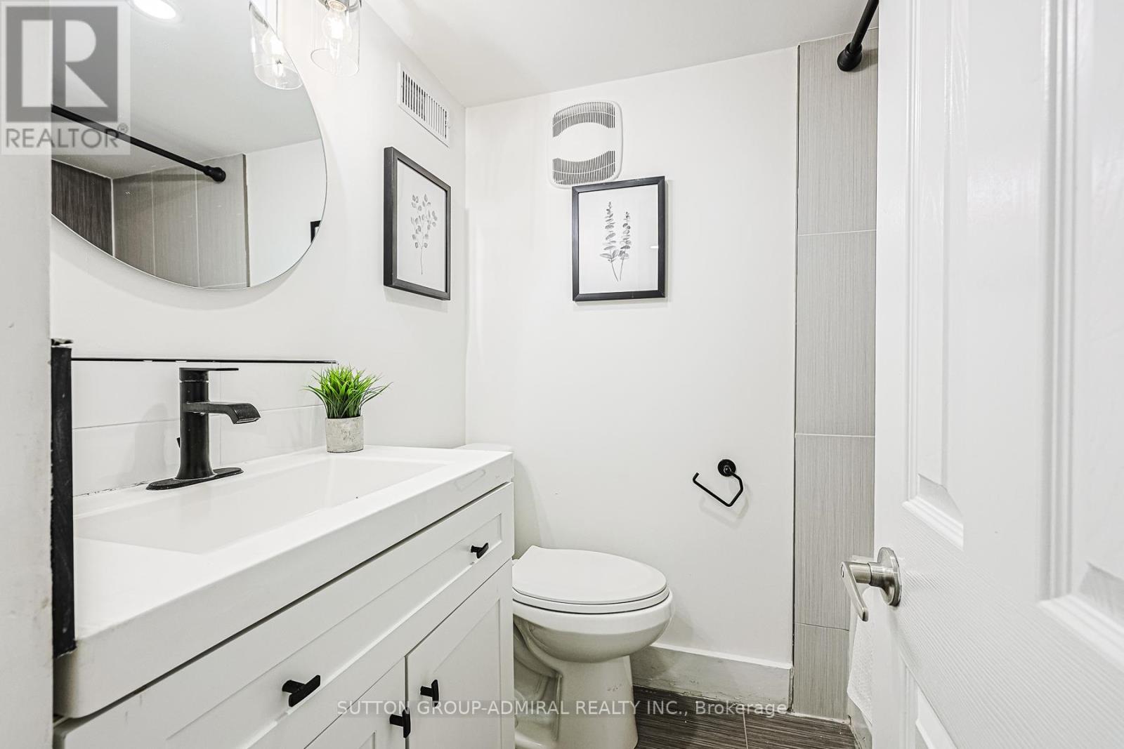 67 Gainsborough Road, Toronto, Ontario  M4L 3C1 - Photo 13 - E12517324