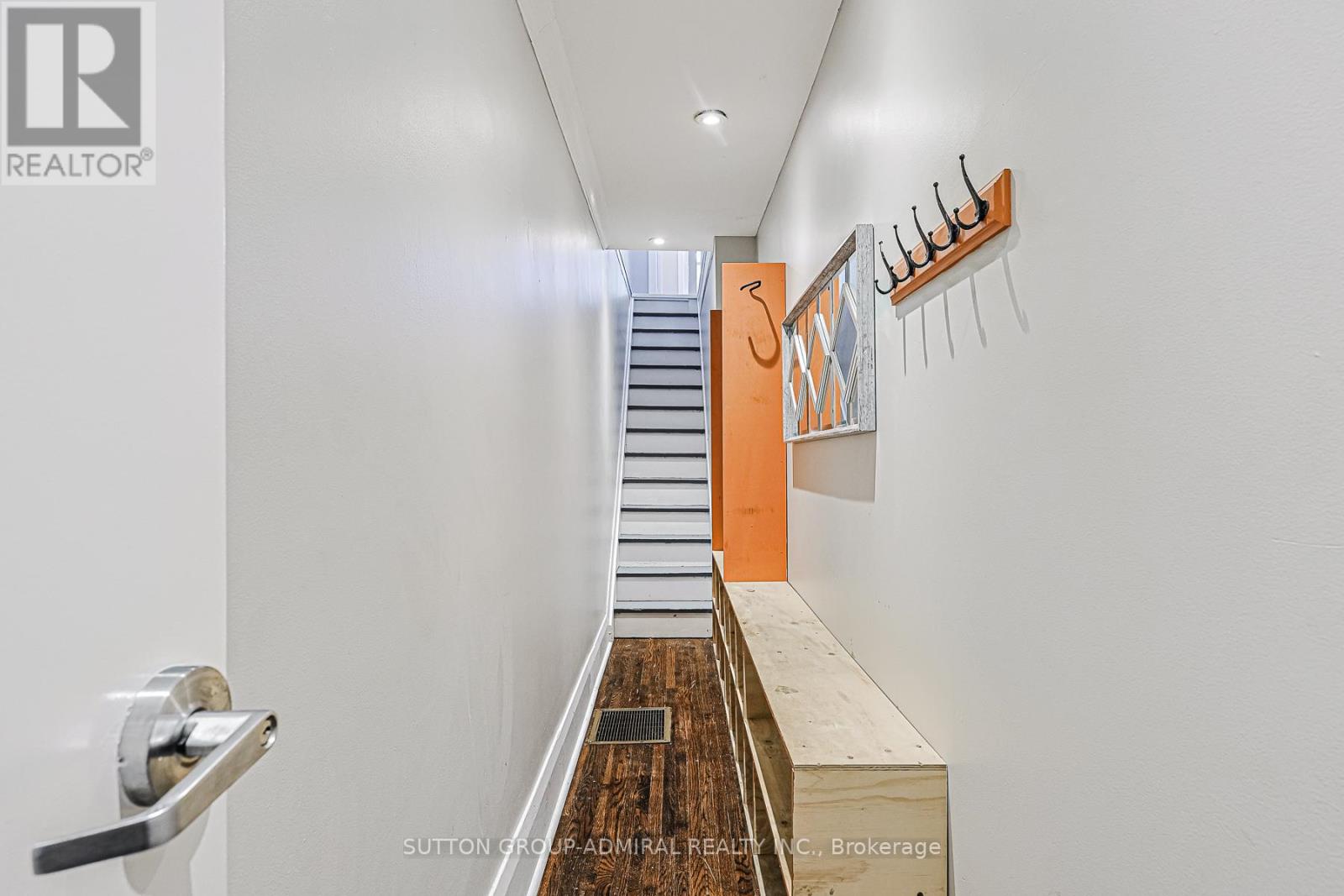 67 Gainsborough Road, Toronto, Ontario  M4L 3C1 - Photo 16 - E12517324