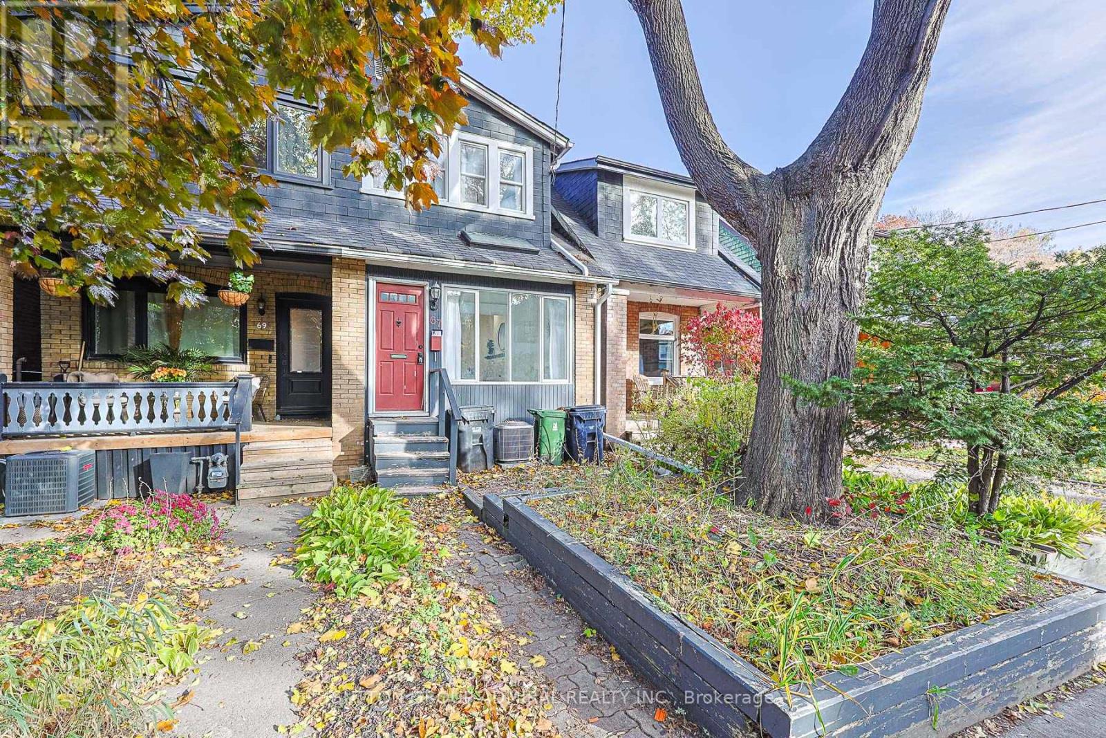 67 Gainsborough Road, Toronto, Ontario  M4L 3C1 - Photo 2 - E12517324