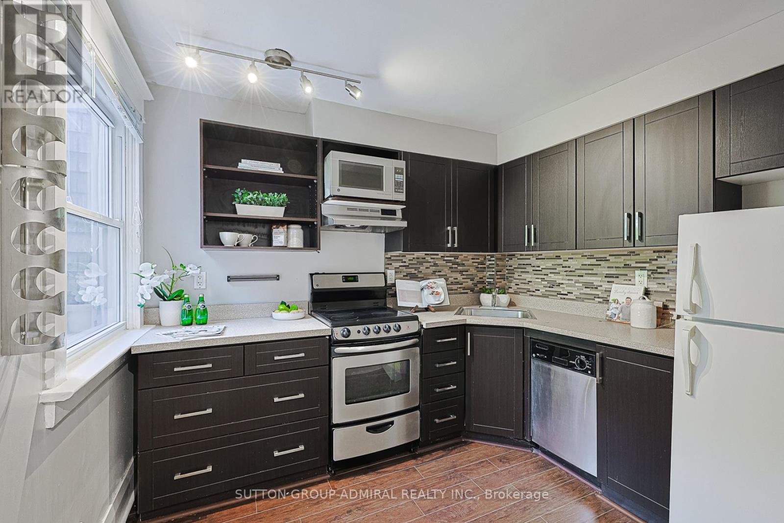 67 Gainsborough Road, Toronto, Ontario  M4L 3C1 - Photo 20 - E12517324