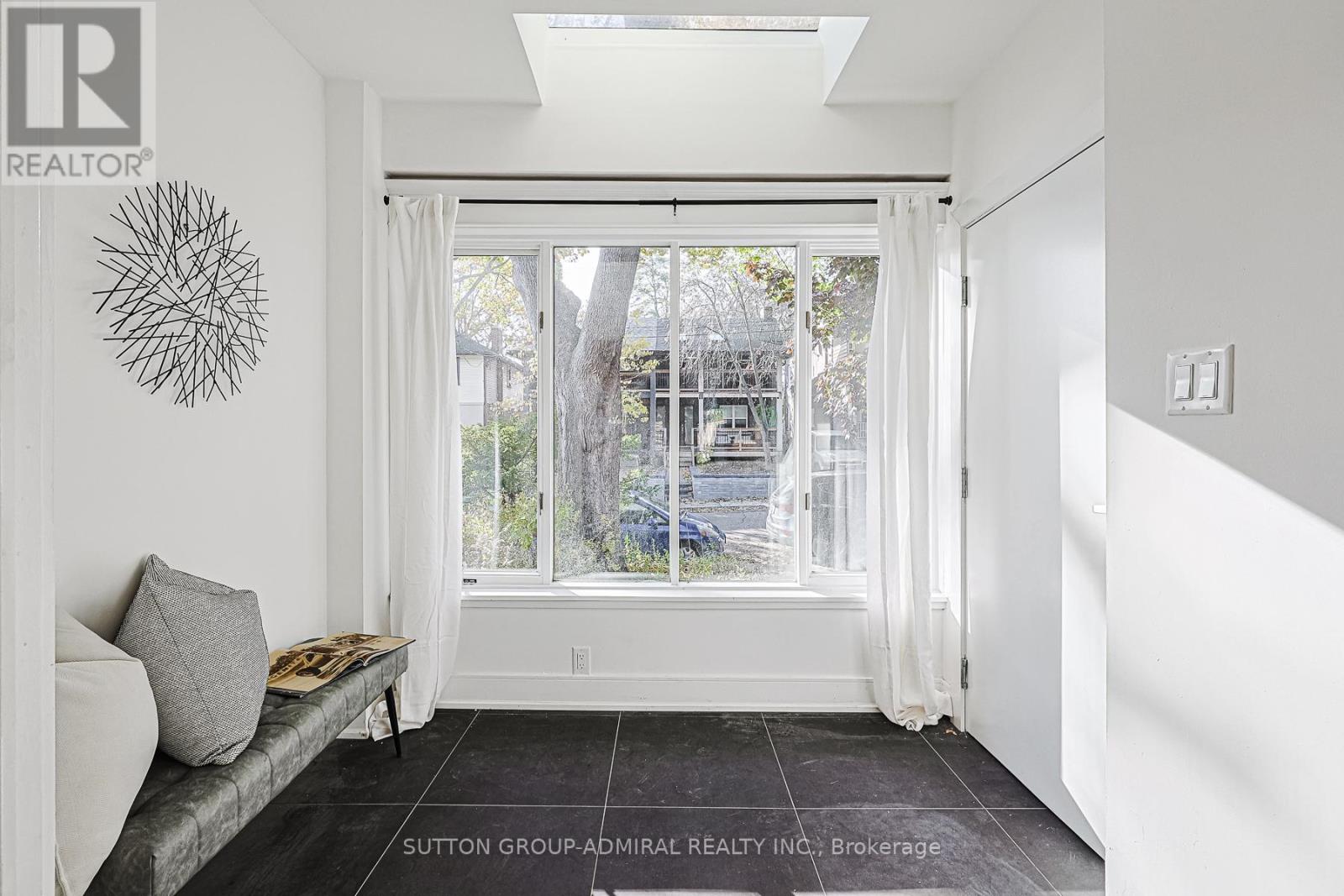 67 Gainsborough Road, Toronto, Ontario  M4L 3C1 - Photo 4 - E12517324