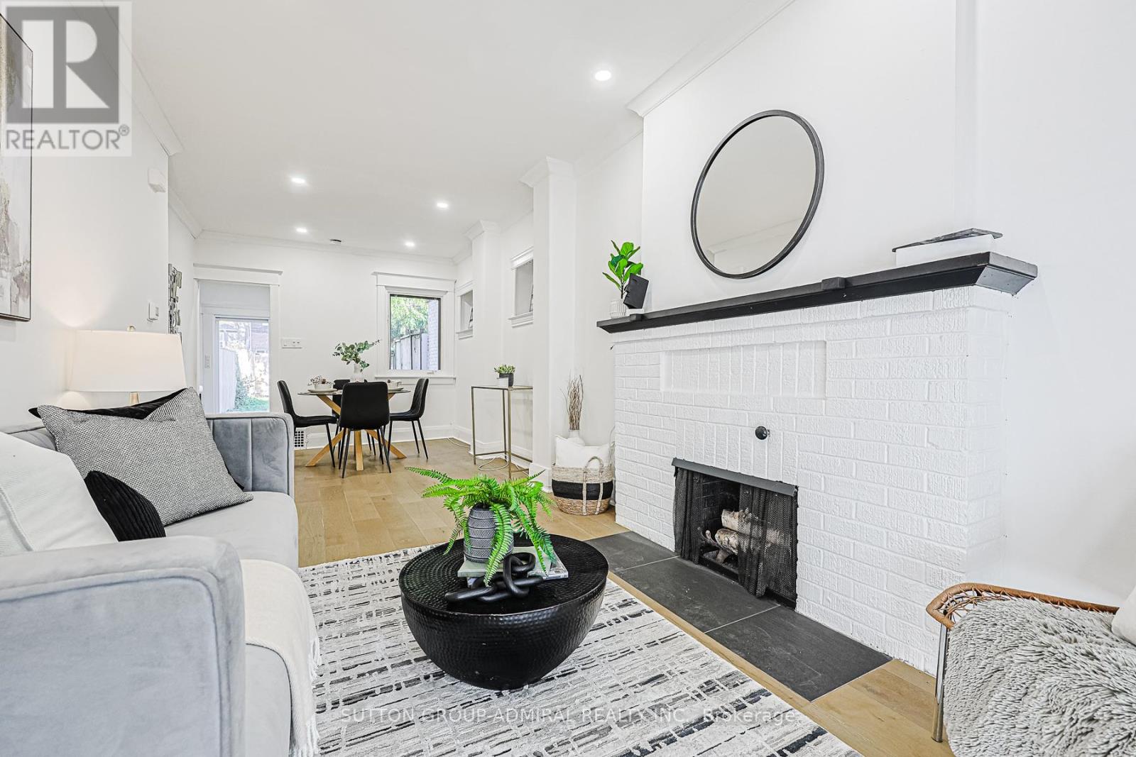 67 Gainsborough Road, Toronto, Ontario  M4L 3C1 - Photo 5 - E12517324