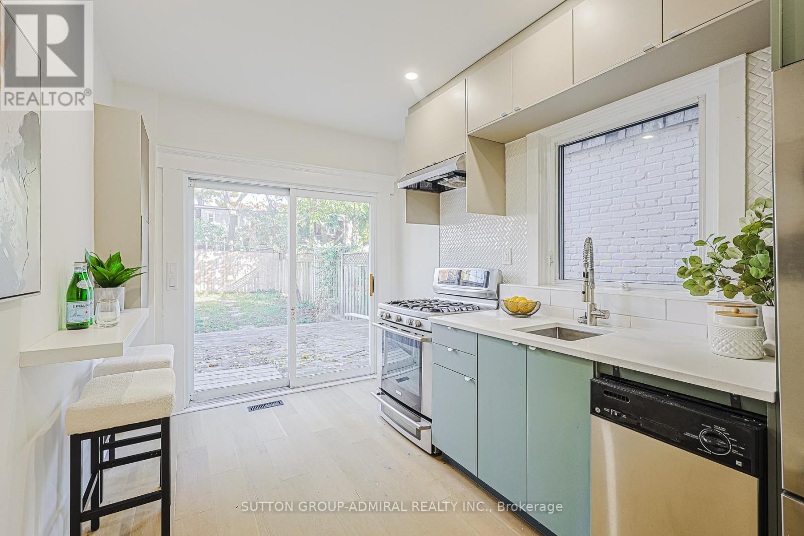 67 Gainsborough Road, Toronto, Ontario  M4L 3C1 - Photo 9 - E12517324