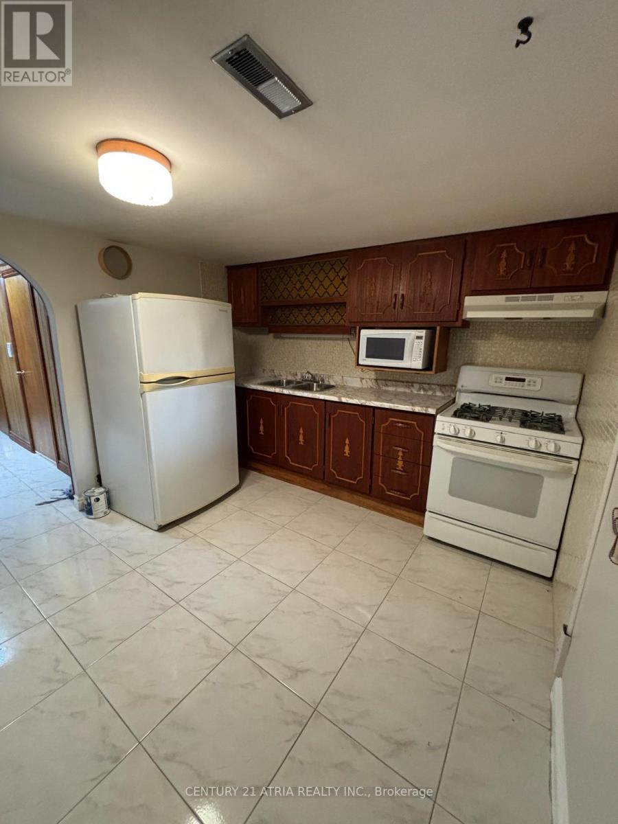 Bsmt - 8 Mozart Avenue, Toronto, Ontario  M1K 2V8 - Photo 6 - E12517350