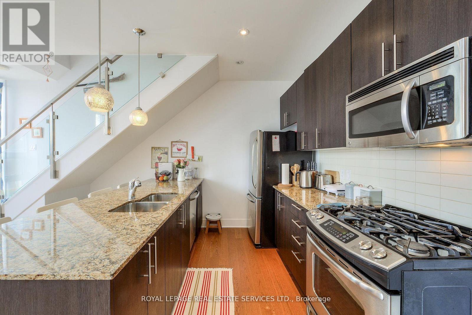 203 - 323 Kingston Road S, Toronto, Ontario  M4L 1T8 - Photo 11 - E12517448