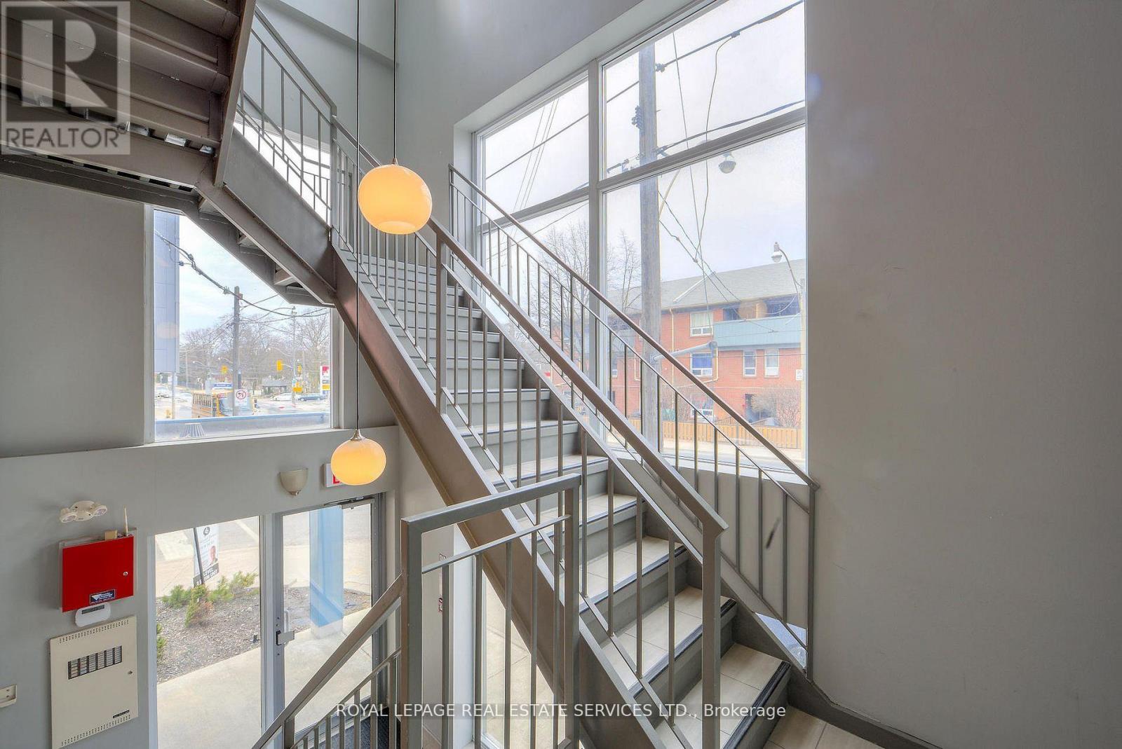 203 - 323 Kingston Road S, Toronto, Ontario  M4L 1T8 - Photo 3 - E12517448