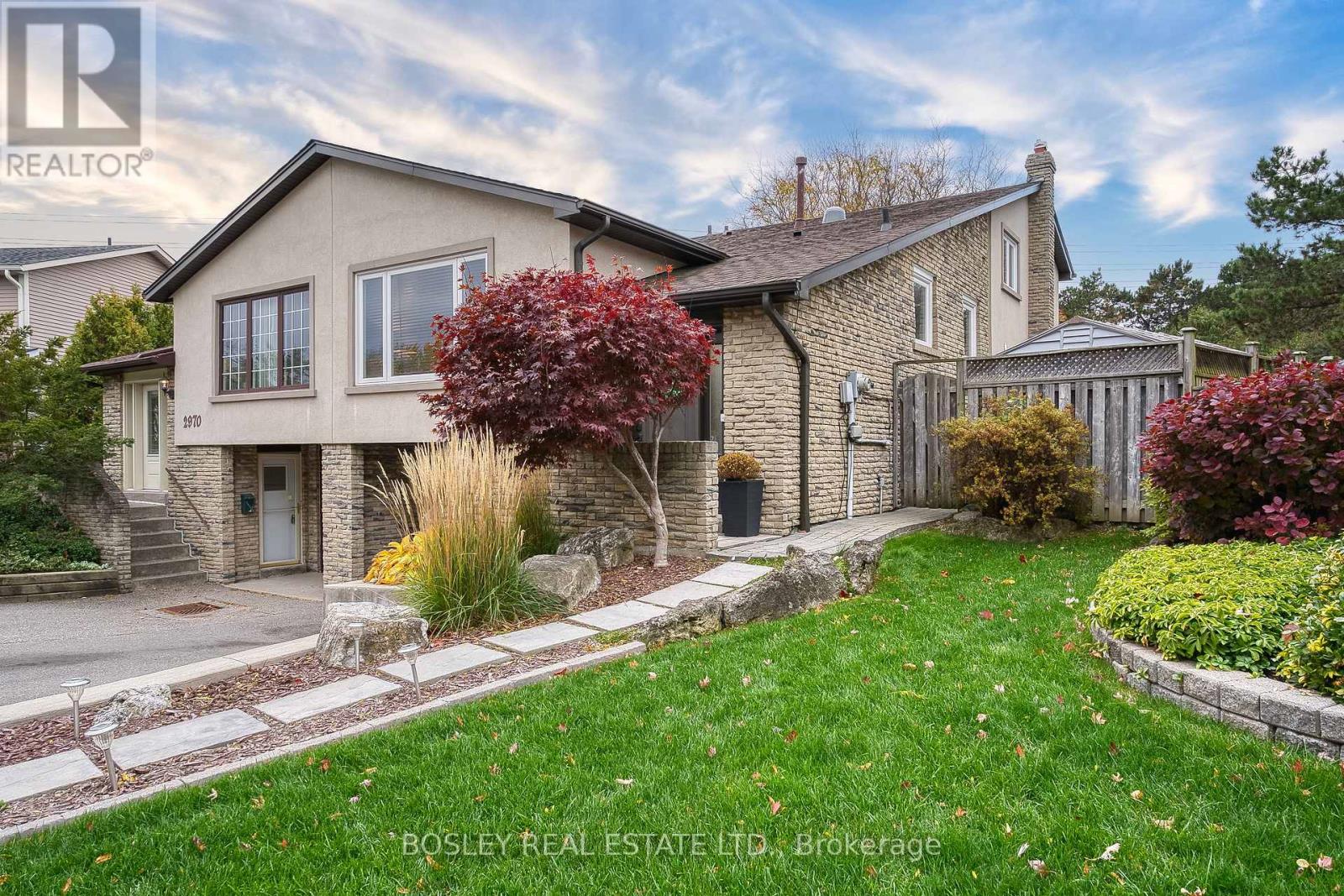 2972 Oslo Crescent, Mississauga, Ontario  L5N 1Z9 - Photo 2 - W12517052