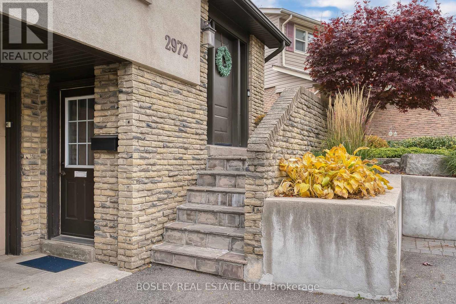 2972 Oslo Crescent, Mississauga, Ontario  L5N 1Z9 - Photo 3 - W12517052