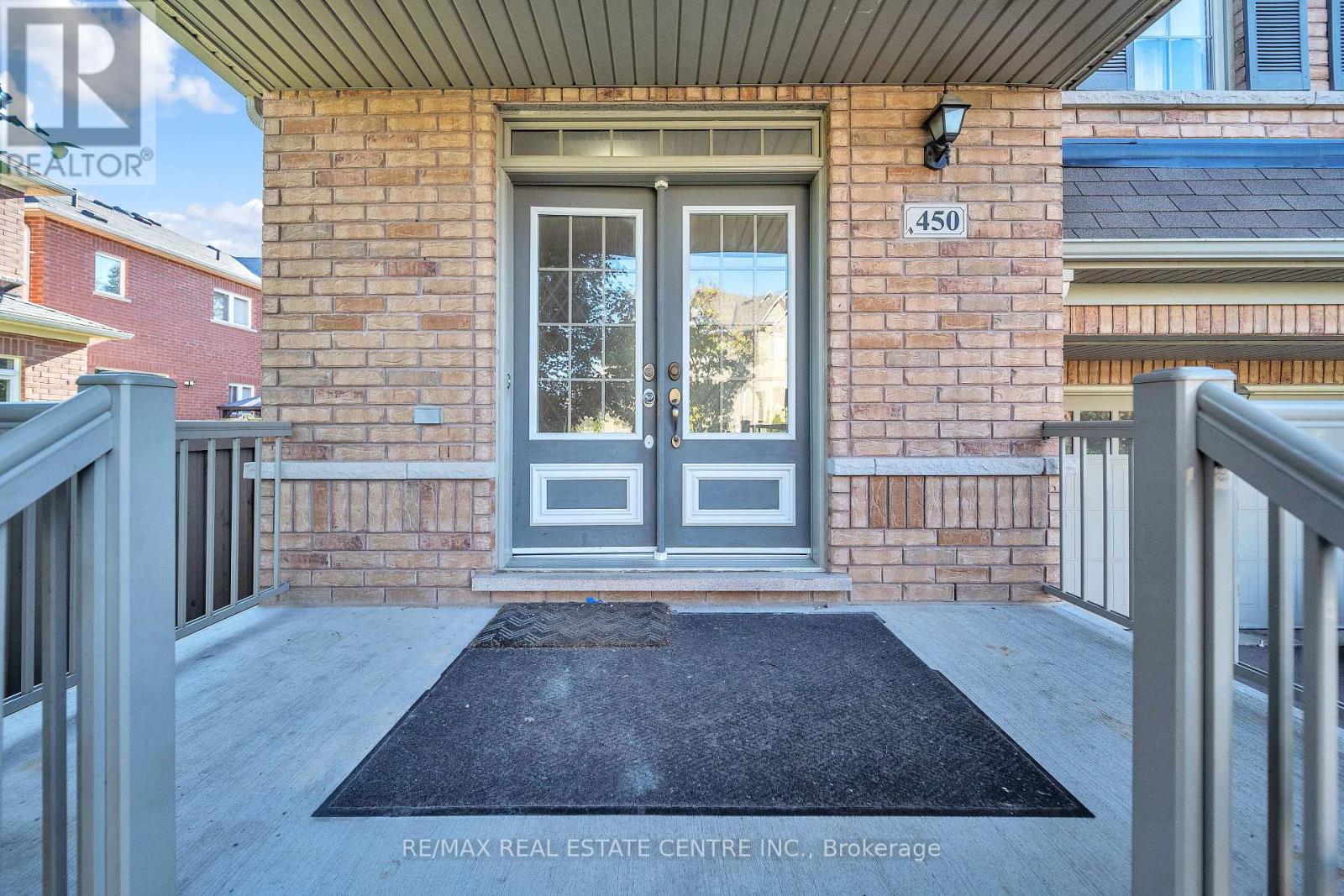 450 Tilt Point, Milton, Ontario  L9T 7Y5 - Photo 3 - W12517106