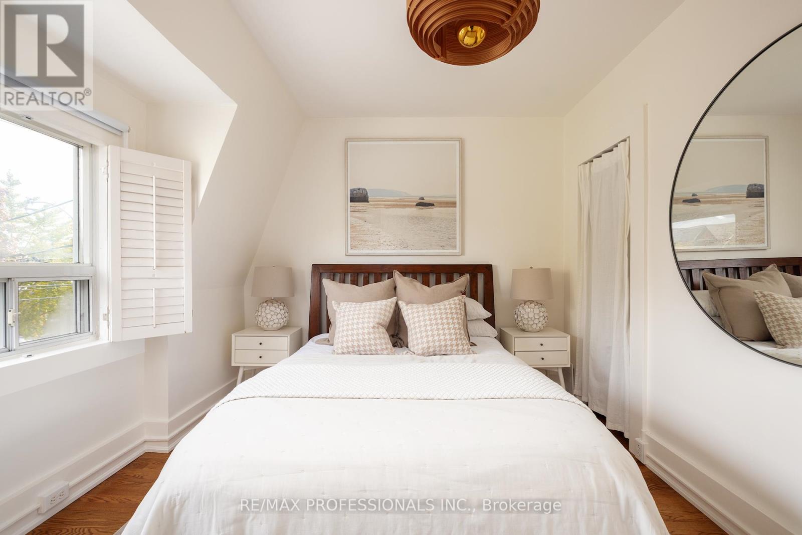 130 Westmoreland Avenue, Toronto, Ontario  M6H 2Z9 - Photo 14 - W12517108