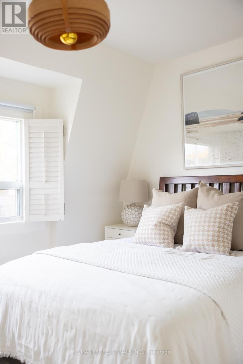 130 Westmoreland Avenue, Toronto, Ontario  M6H 2Z9 - Photo 15 - W12517108