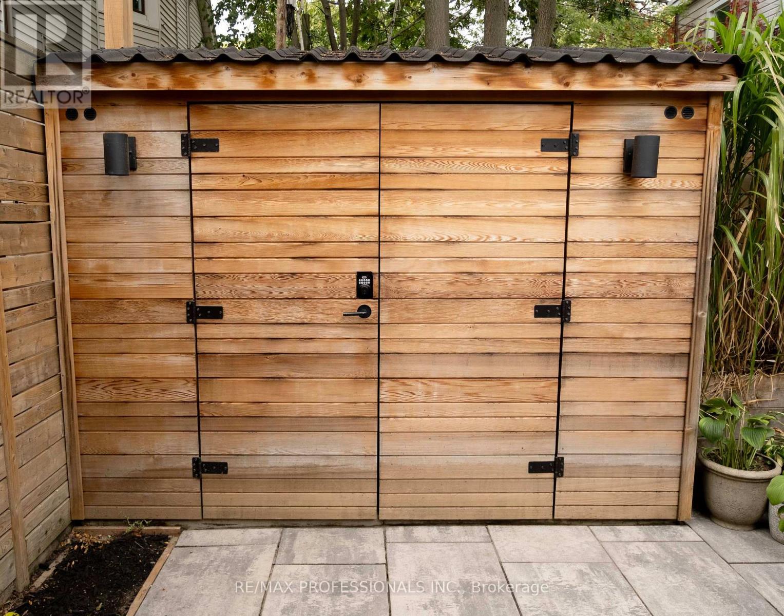 130 Westmoreland Avenue, Toronto, Ontario  M6H 2Z9 - Photo 29 - W12517108