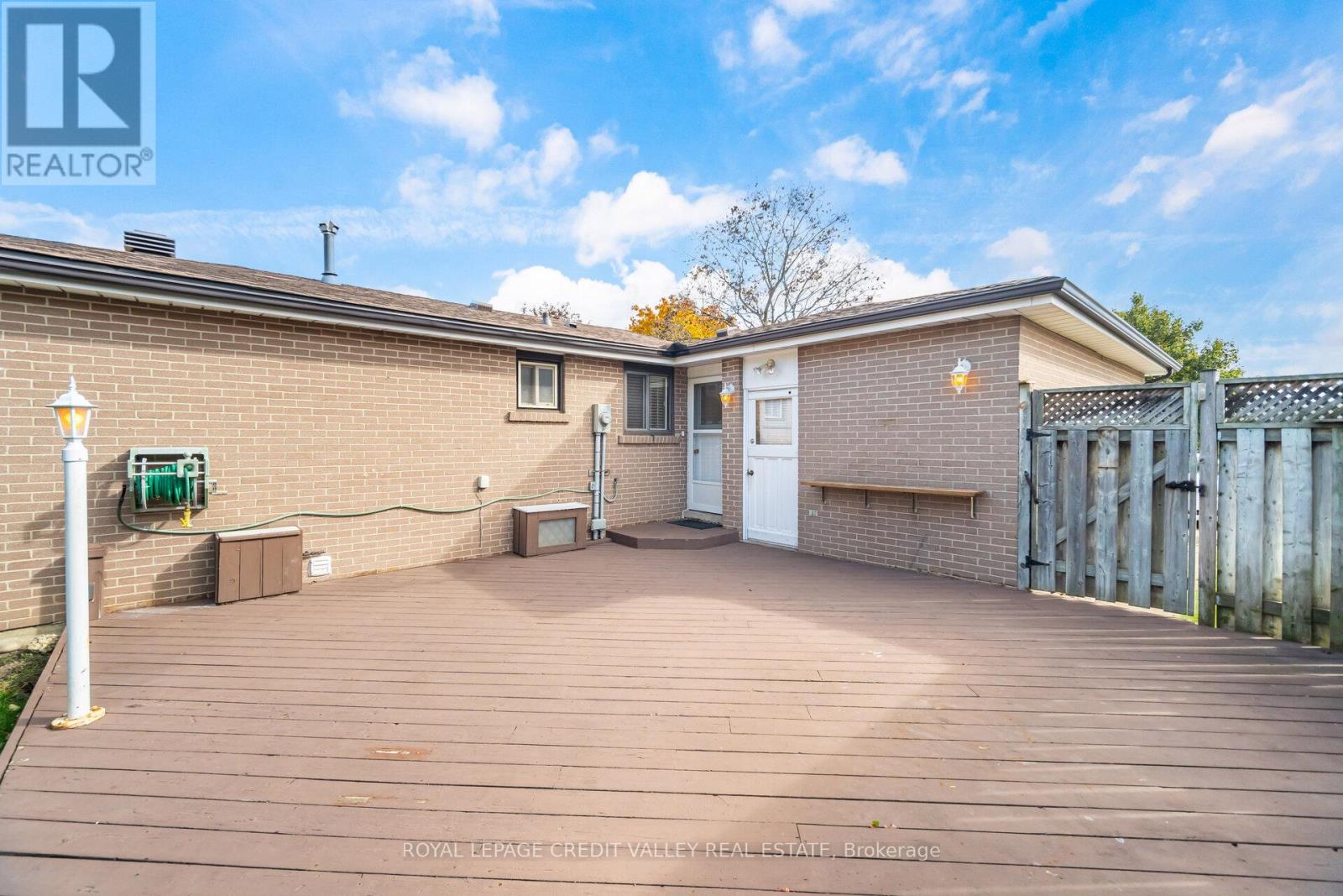 9 Glenora Crescent, Brampton, Ontario  L6S 1E1 - Photo 35 - W12517154