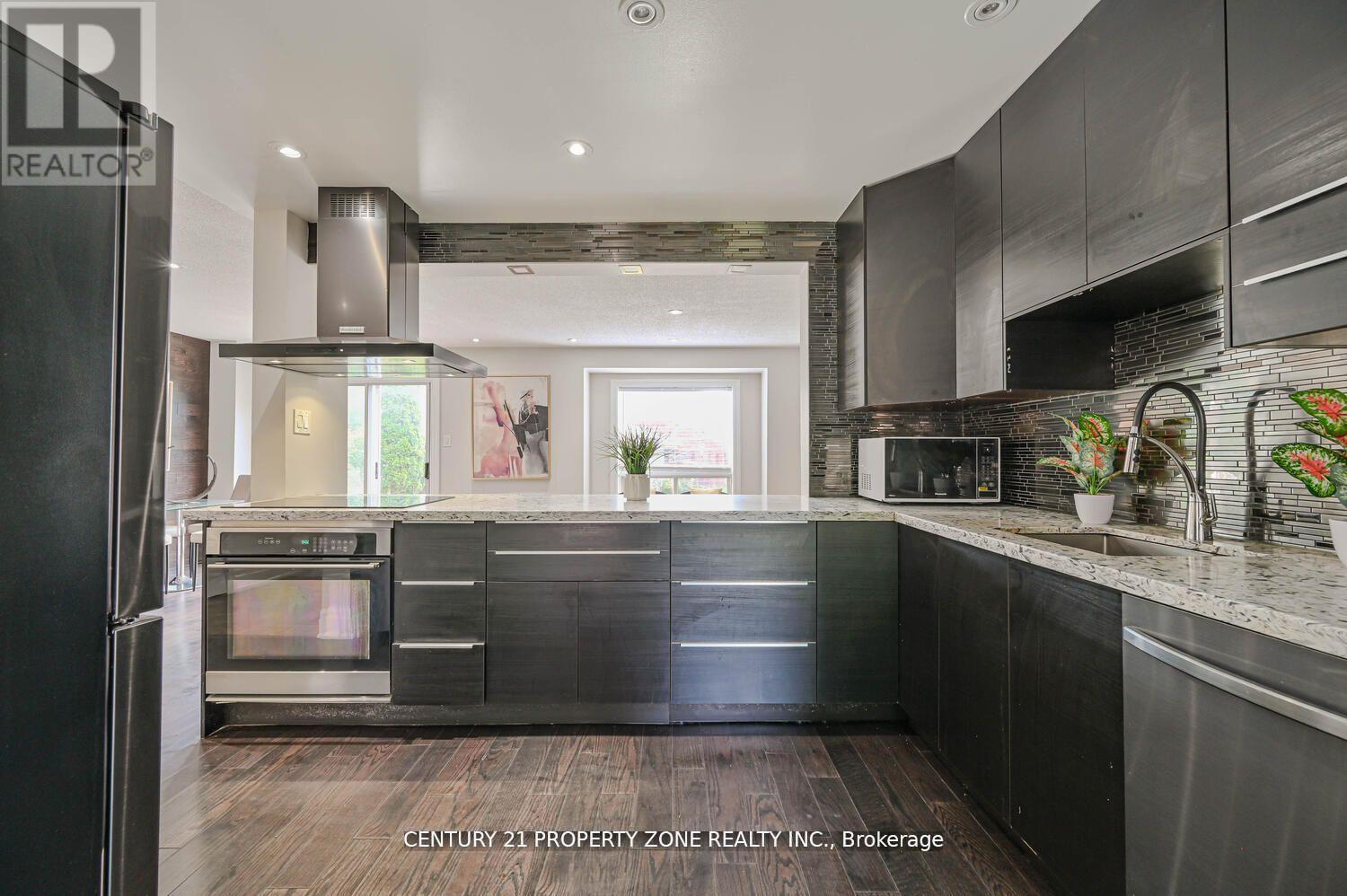 22 Lockwood Road, Brampton, Ontario  L6Y 4T7 - Photo 9 - W12517192