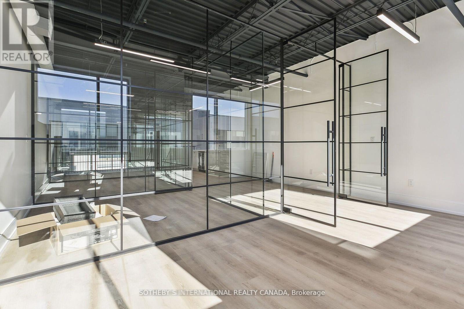 5 - 5270 Solar Drive, Mississauga, Ontario  L4W 0G7 - Photo 10 - W12517194