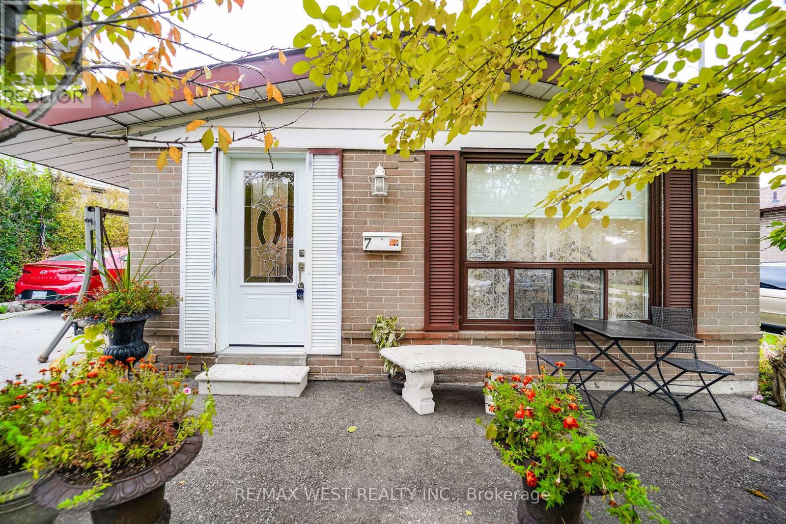 7 Bimini Crescent, Toronto, Ontario  M3N 1S1 - Photo 2 - W12517210