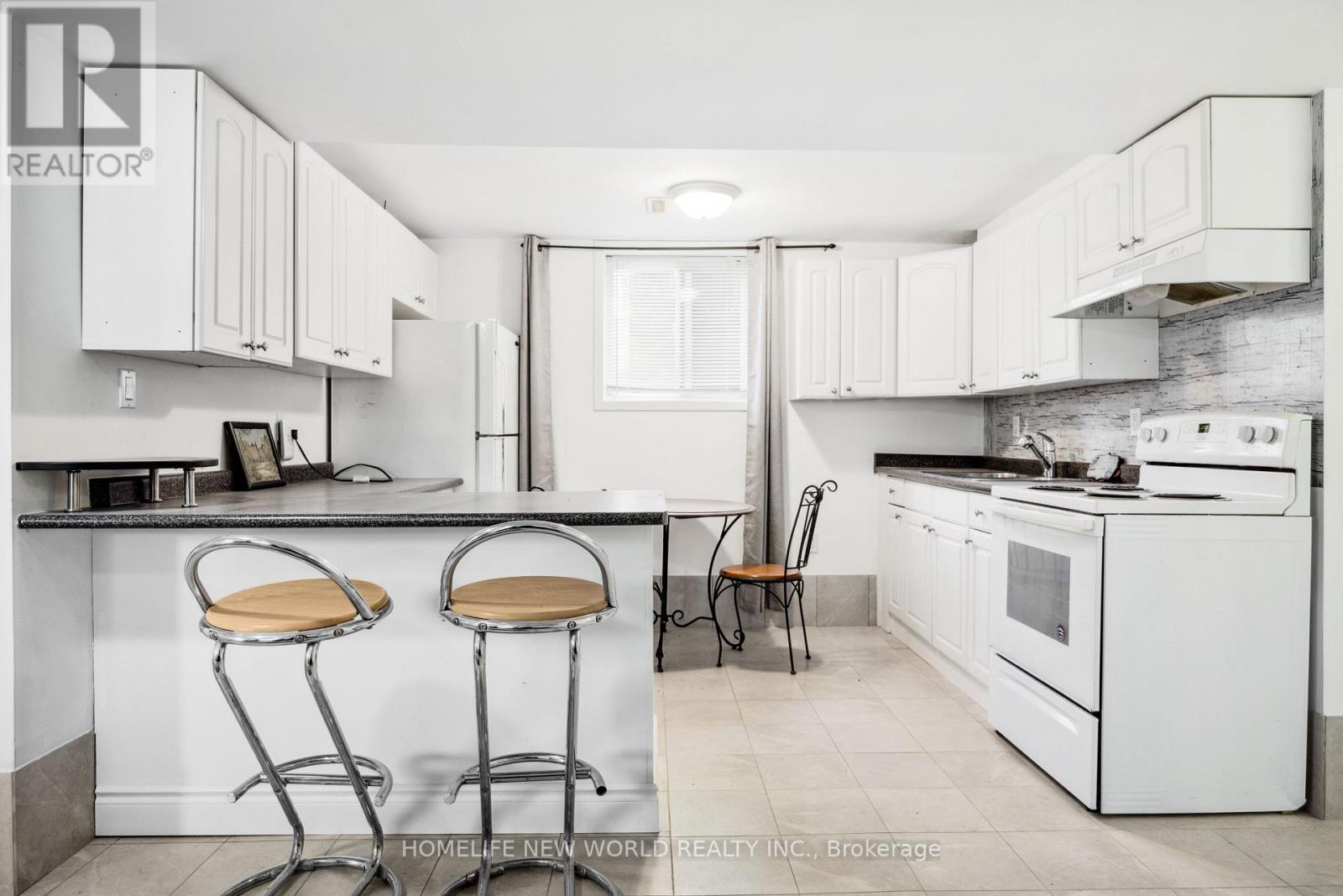 Lower - 31 Metropolitan Crescent, Georgina, Ontario  L4P 1L6 - Photo 5 - N12517242