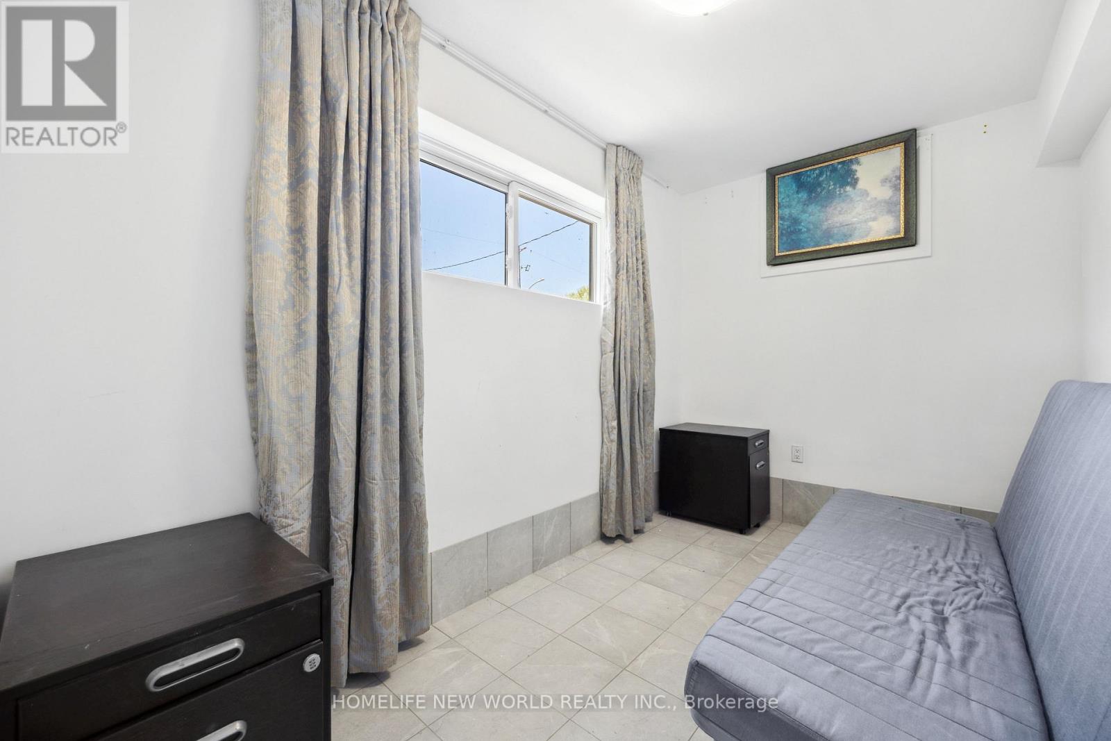 Lower - 31 Metropolitan Crescent, Georgina, Ontario  L4P 1L6 - Photo 7 - N12517242