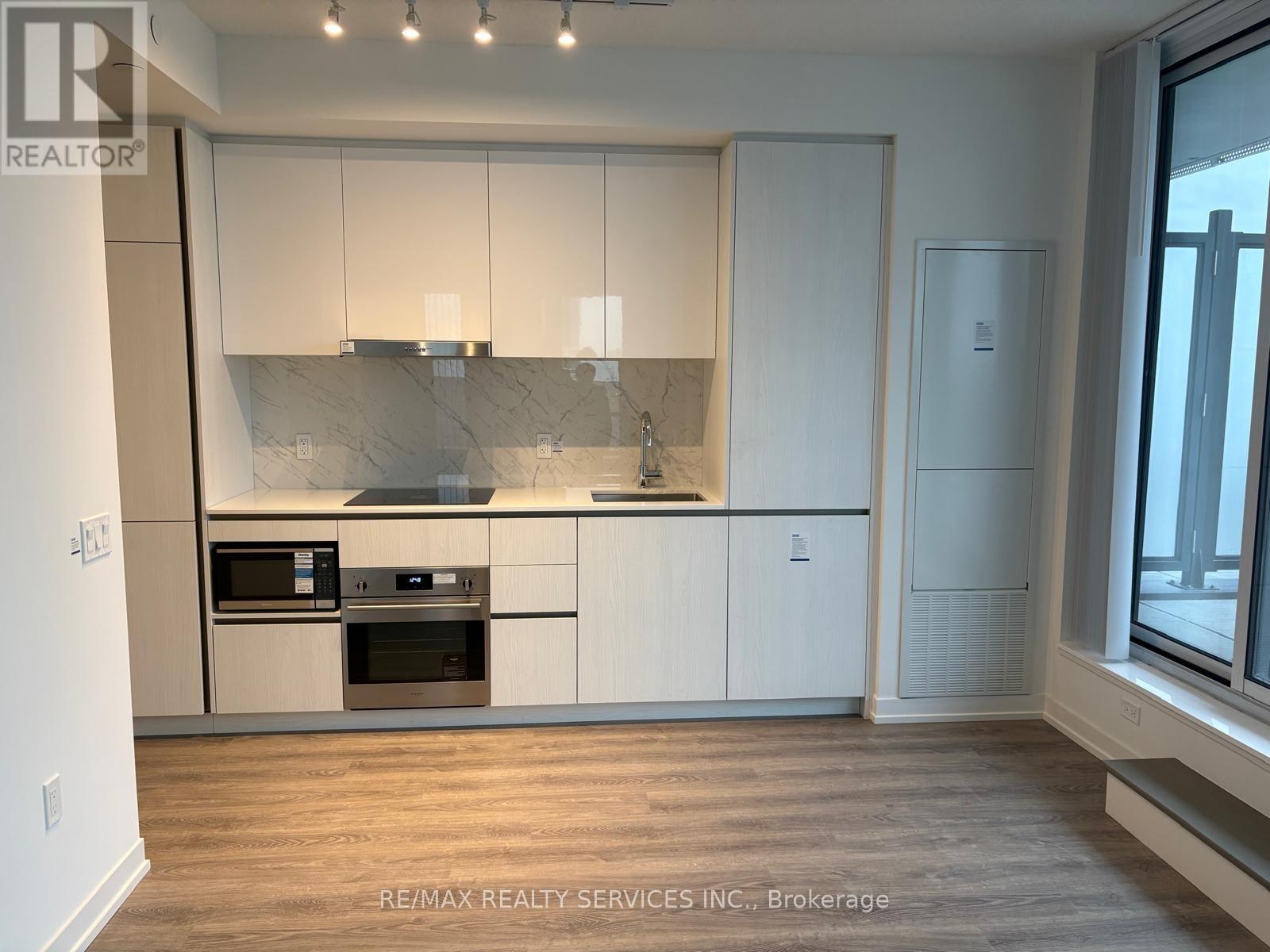 509 - 8 Interchange Way, Vaughan, Ontario  L4K 5Z7 - Photo 10 - N12517378