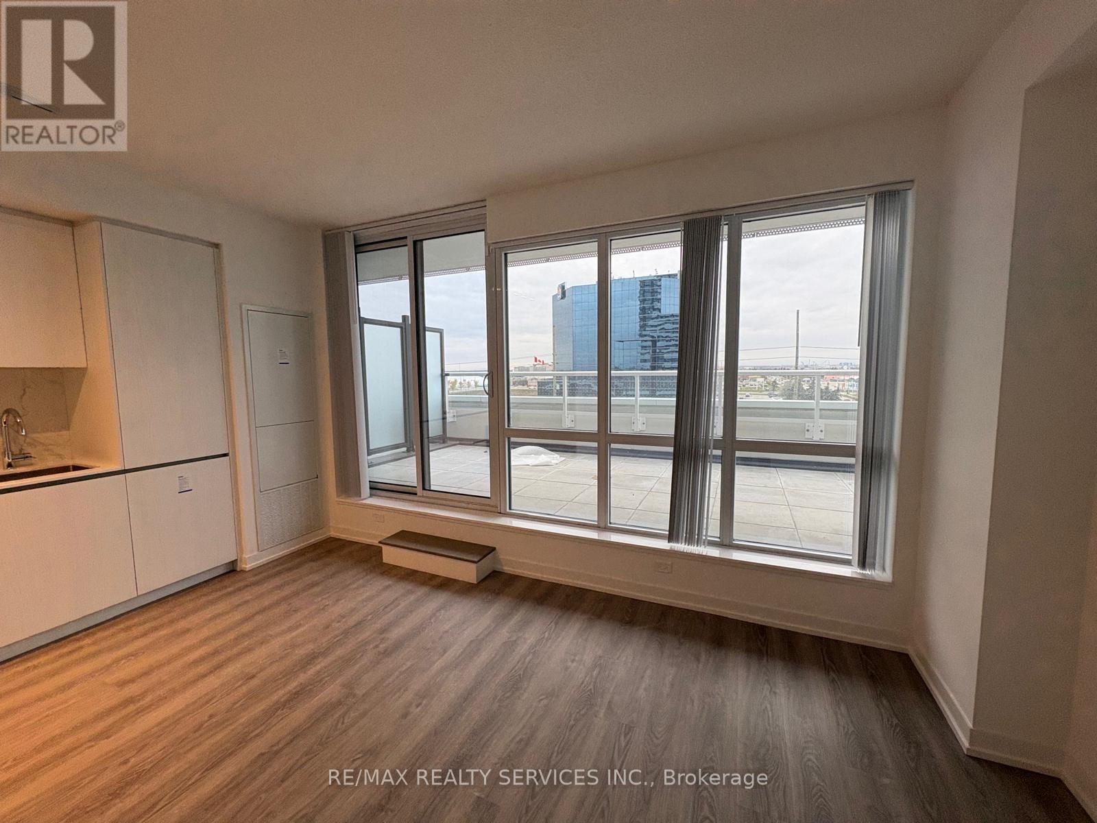 509 - 8 Interchange Way, Vaughan, Ontario  L4K 5Z7 - Photo 12 - N12517378