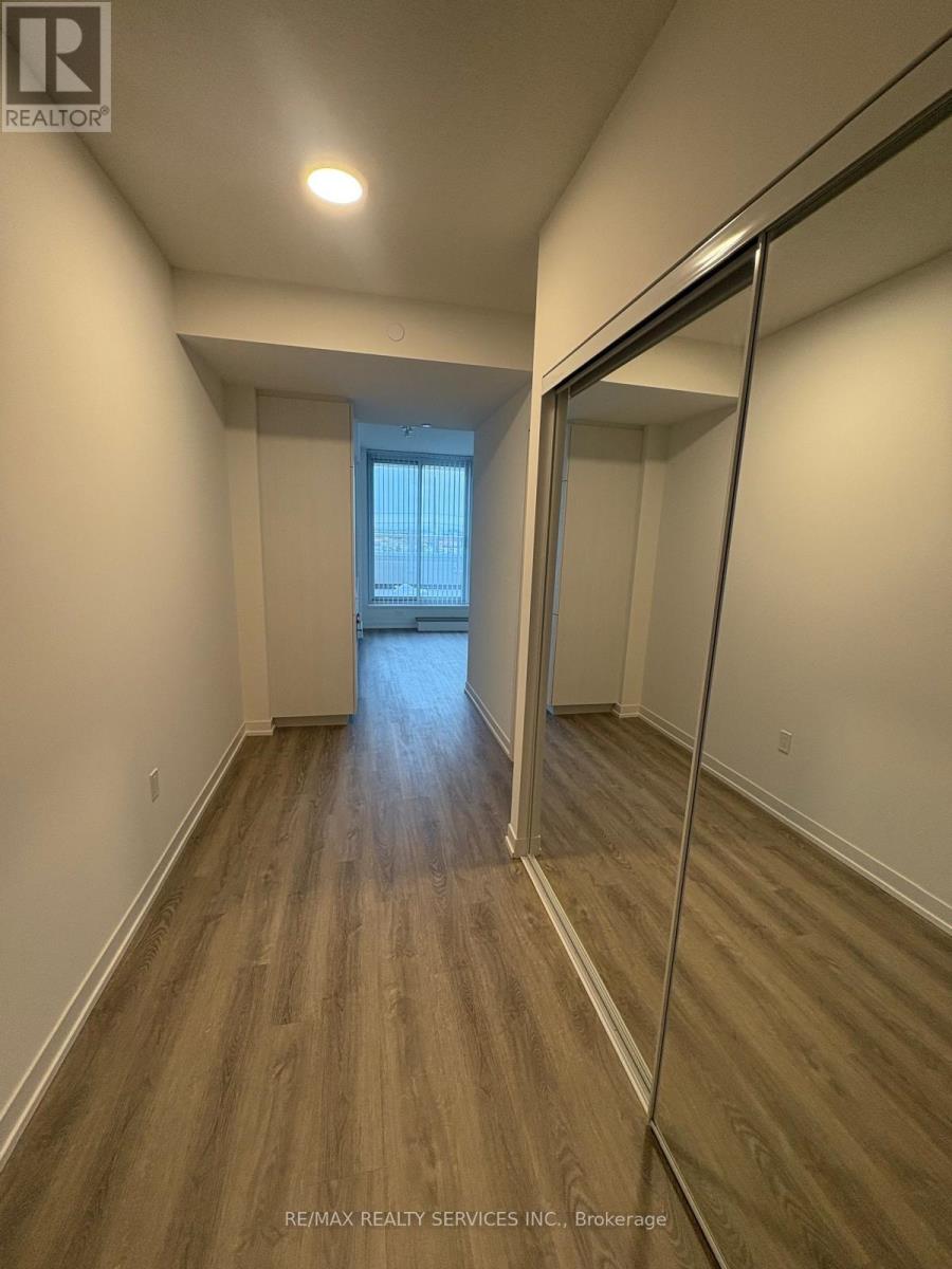 509 - 8 Interchange Way, Vaughan, Ontario  L4K 5Z7 - Photo 4 - N12517378