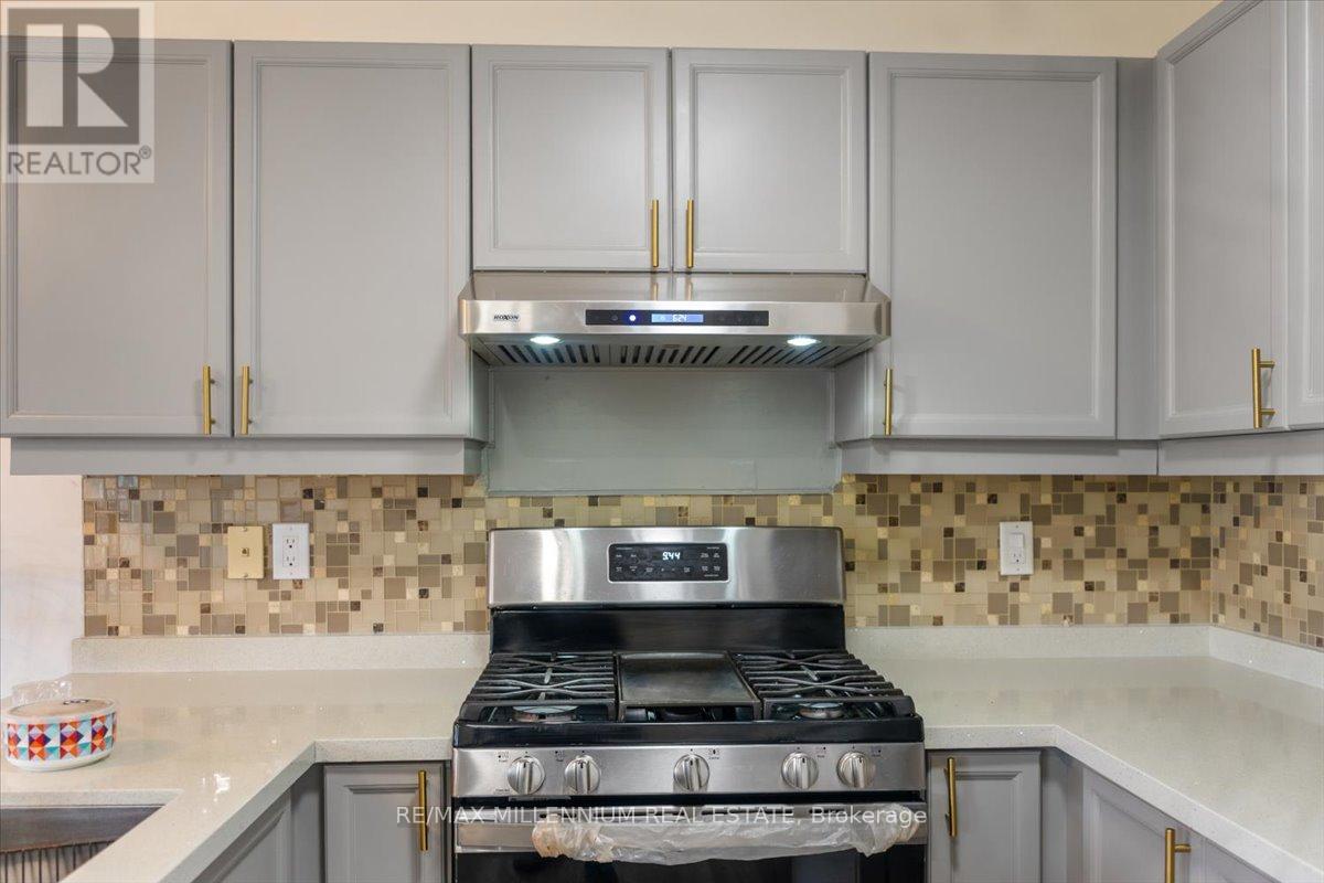 83 Smith Street, Bradford West Gwillimbury, Ontario  L3Z 3E3 - Photo 10 - N12517394