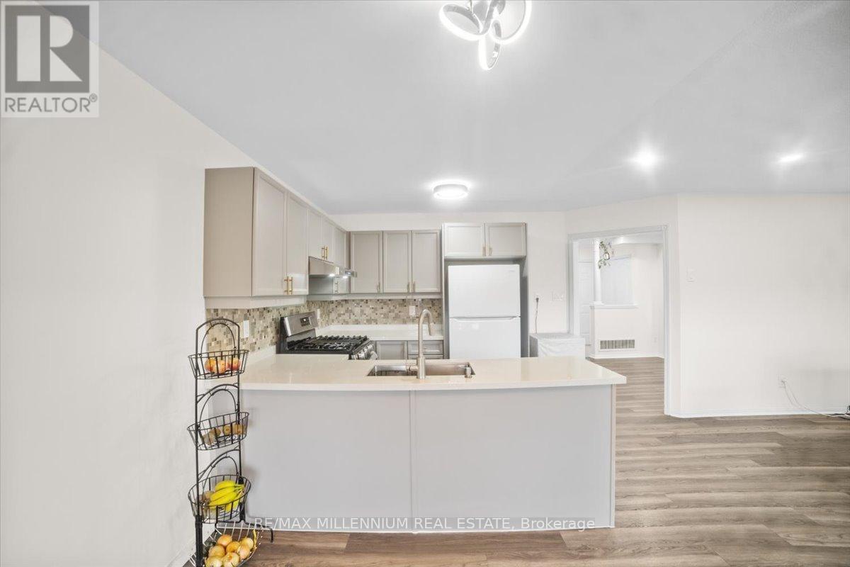 83 Smith Street, Bradford West Gwillimbury, Ontario  L3Z 3E3 - Photo 14 - N12517394