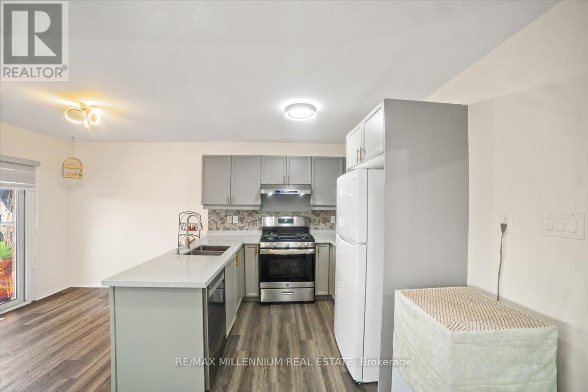 83 Smith Street, Bradford West Gwillimbury, Ontario  L3Z 3E3 - Photo 15 - N12517394