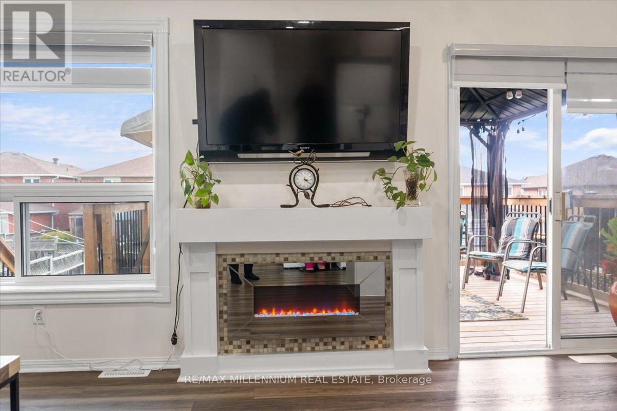 83 Smith Street, Bradford West Gwillimbury, Ontario  L3Z 3E3 - Photo 18 - N12517394