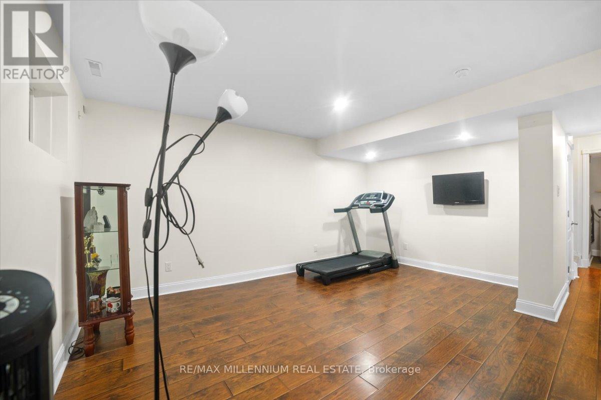 83 Smith Street, Bradford West Gwillimbury, Ontario  L3Z 3E3 - Photo 32 - N12517394