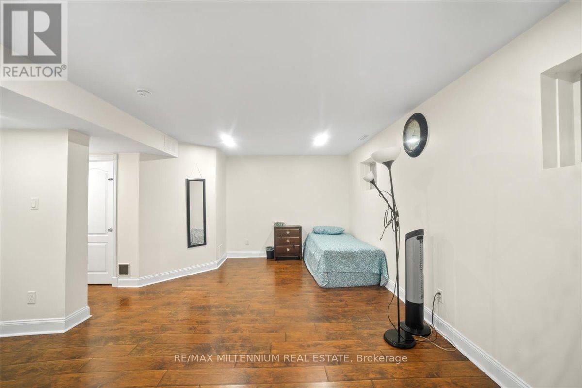 83 Smith Street, Bradford West Gwillimbury, Ontario  L3Z 3E3 - Photo 33 - N12517394