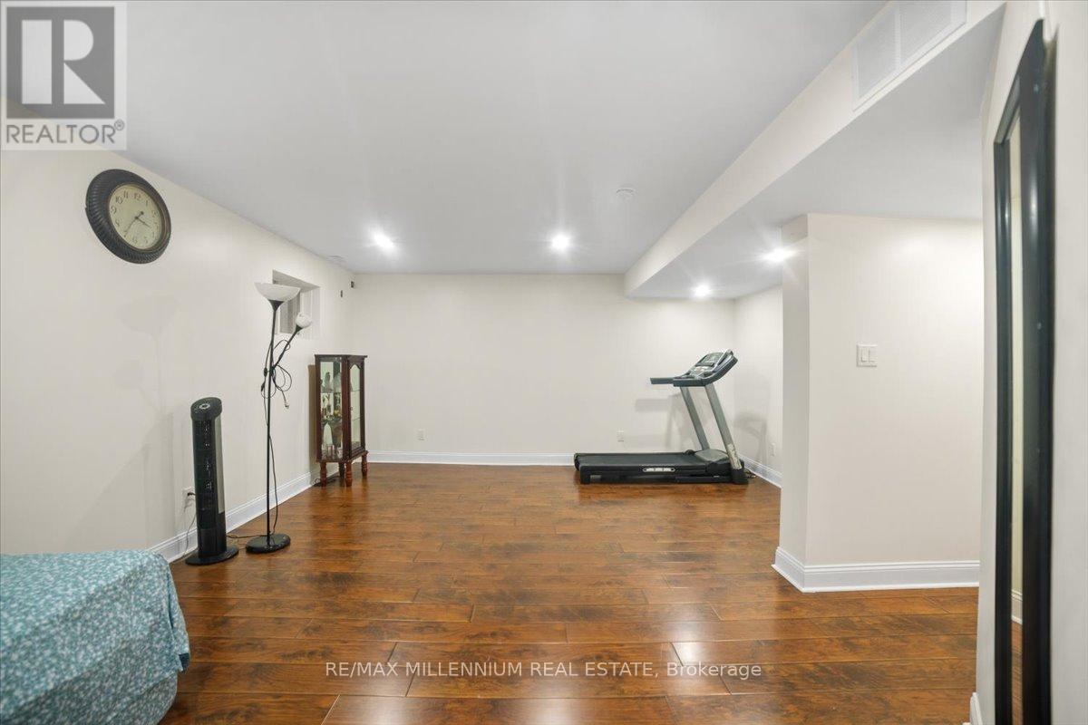 83 Smith Street, Bradford West Gwillimbury, Ontario  L3Z 3E3 - Photo 36 - N12517394