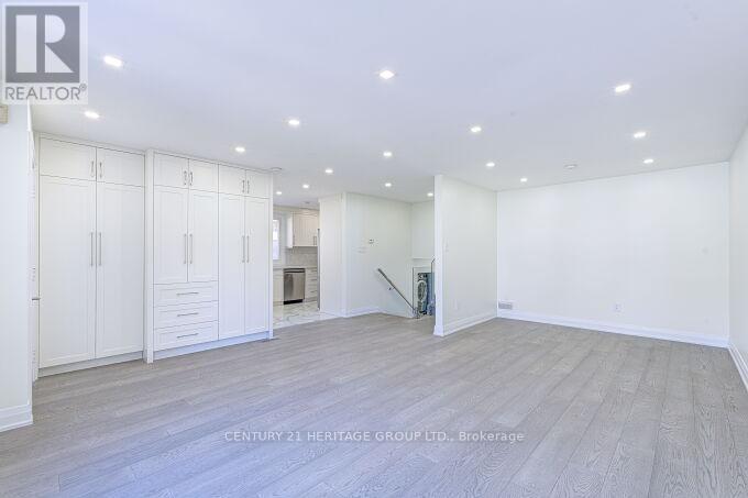 187 Currey Crescent, Newmarket, Ontario  L3Y 5M7 - Photo 9 - N12517418