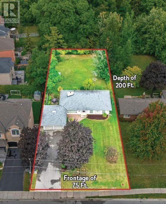 22 Poplar Drive, Richmond Hill, Ontario  L4E 2X6 - Photo 2 - N12517422