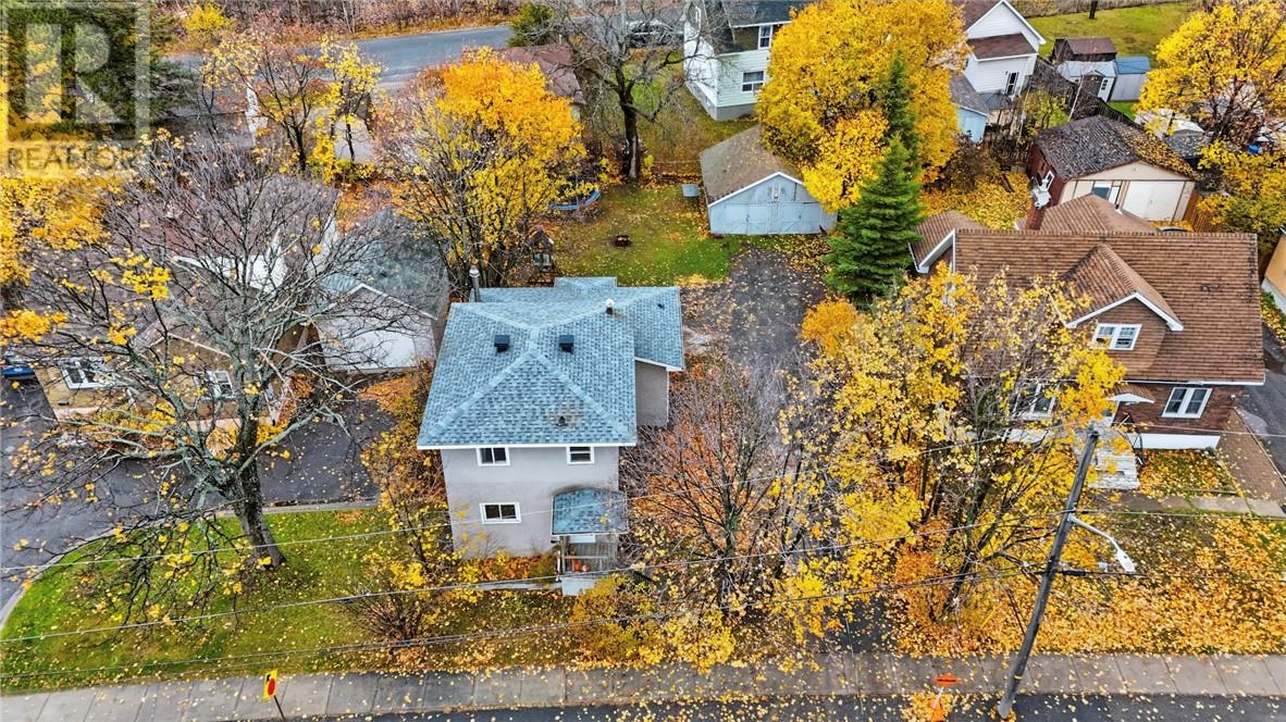 482 Howey Drive, Greater Sudbury, Ontario P3B 1G3 - Photo 2 - 2125538