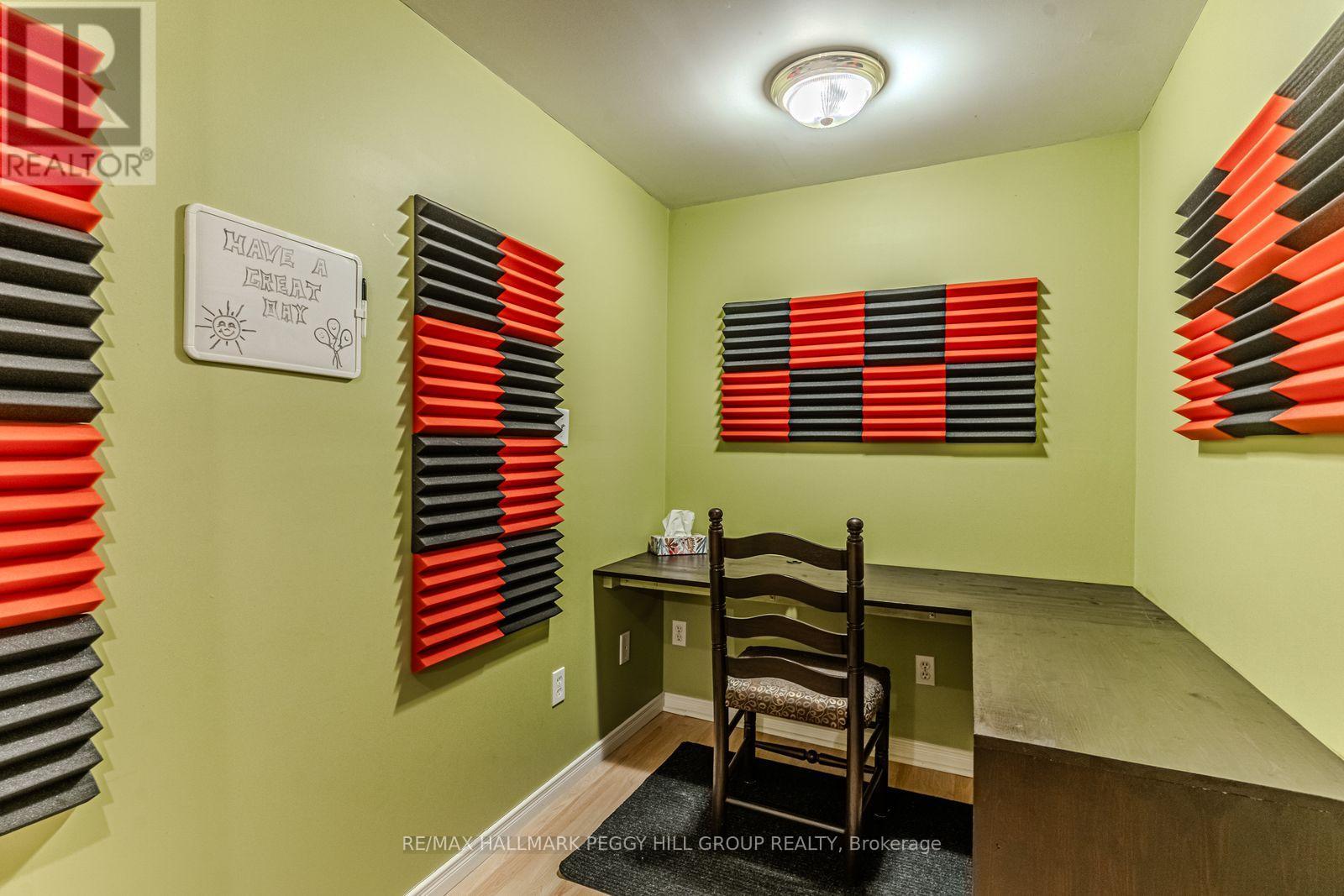 172 Sundew Drive, Barrie, Ontario  L4N 9M9 - Photo 11 - S12517300