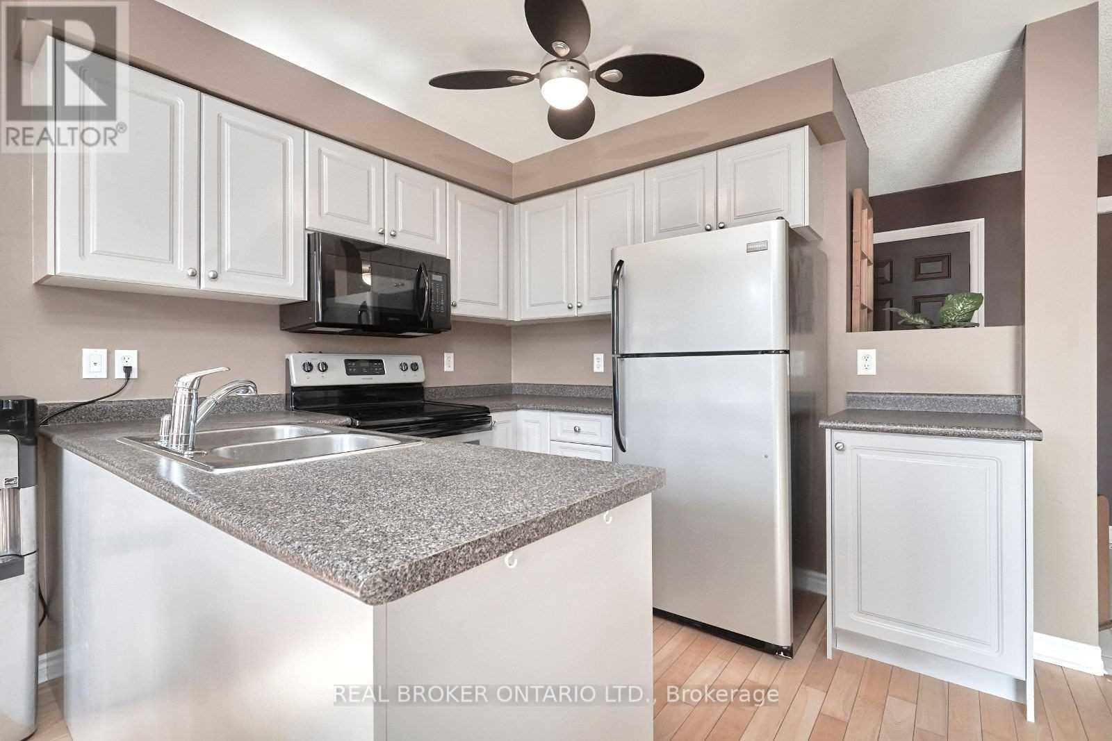 41 Darcel Crescent, Barrie (East Bayfield), Ontario L4M 6X3 - Photo 3 - S12517450