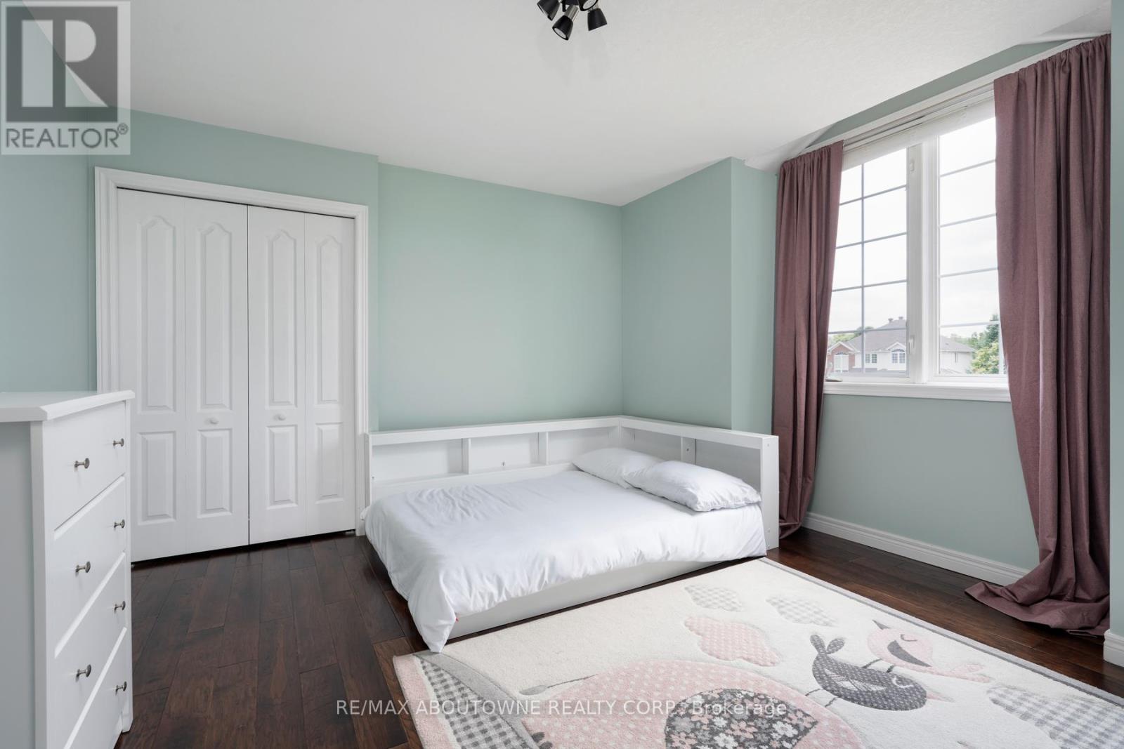 42 Pearwood Court, Kitchener, Ontario  N2P 2L1 - Photo 20 - X12517068