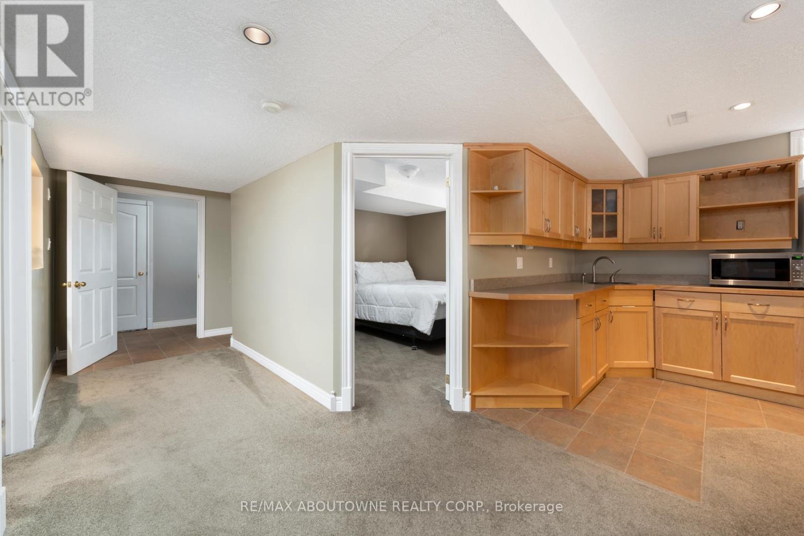 42 Pearwood Court, Kitchener, Ontario  N2P 2L1 - Photo 30 - X12517068